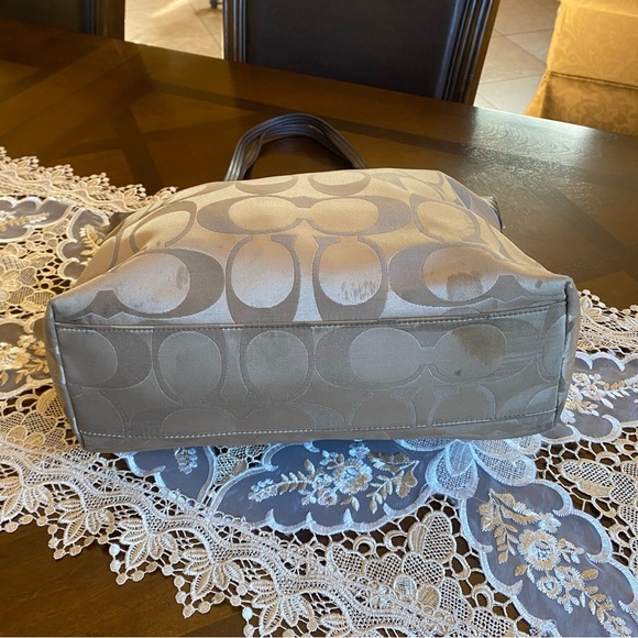 Coach monogram tote - Picture 7 of 11